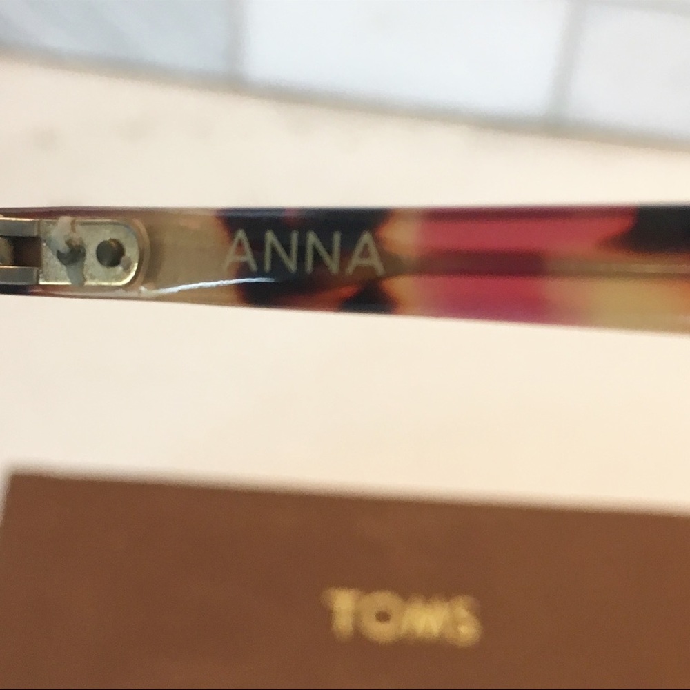 Toms glasses! - Picture 4 of 4